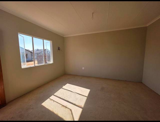 2 BEDROOM HOUSE FOR SALE IN BUHLE PARK